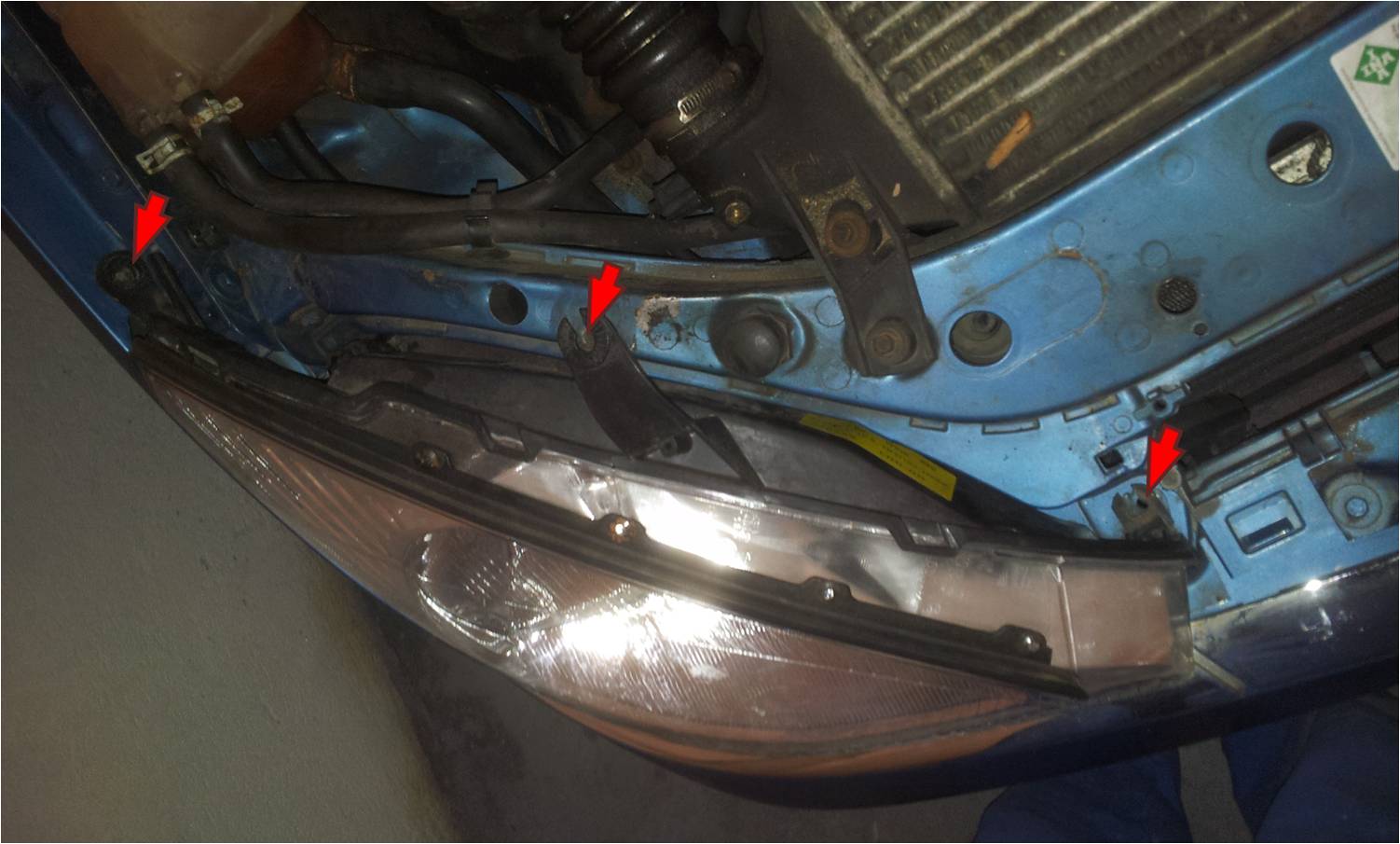 Demontaż zderzaka przedniego Ford Focus MK1 Mój Garaż