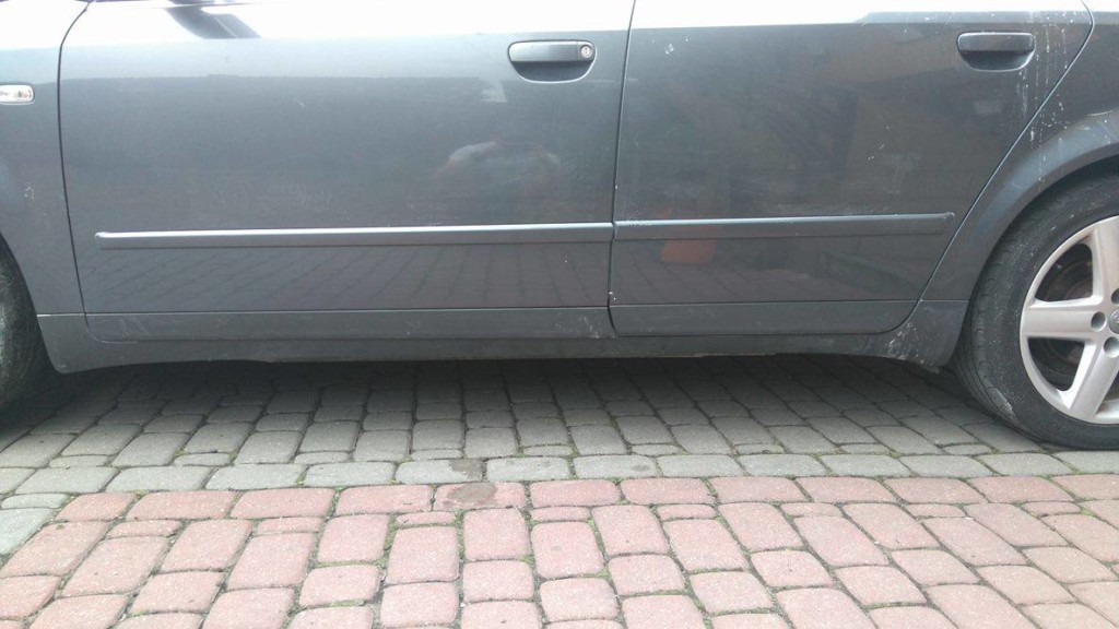 Audi A4 korozja drzwi Mój Garaż